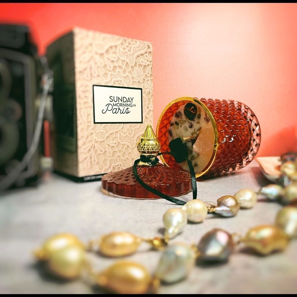 ❤️Gemstone and rose petal organic candle